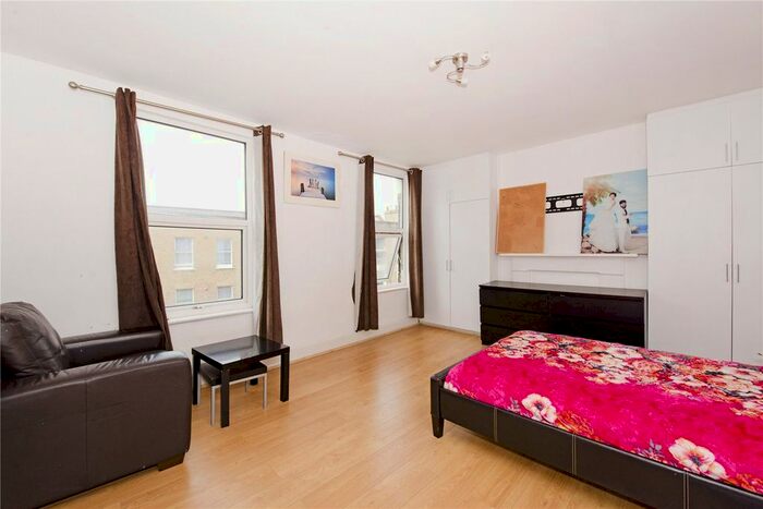 2 Bedroom Flat To Rent In Highbury Park, Islington, London, N5