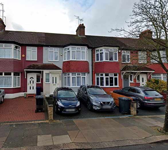 4 Bedroom Terraced House To Rent In Brentmead Gardens, London, NW10