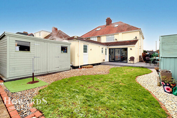 4 Bedroom Semi-Detached House For Sale In Ormesby Road, Caister-on-Sea, NR30