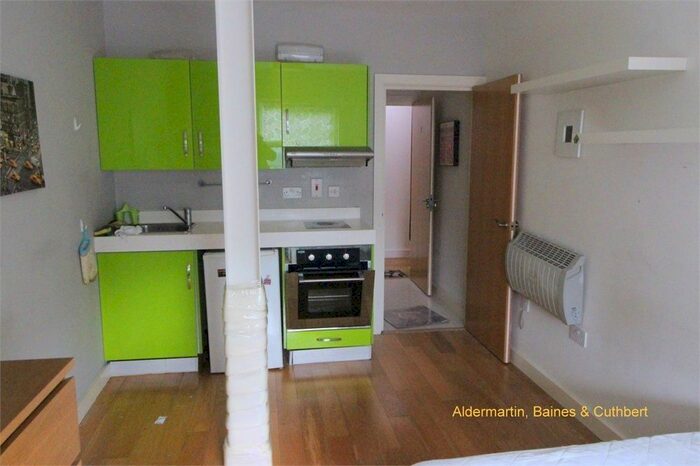 Studio To Rent In Church Road, Hendon, London NW4