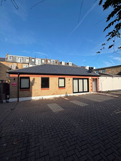 2 Bedroom Flat To Rent In Bective Place, London, SW15