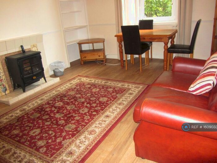 2 Bedroom Flat To Rent In Jordan Lane, Edinburgh, EH10