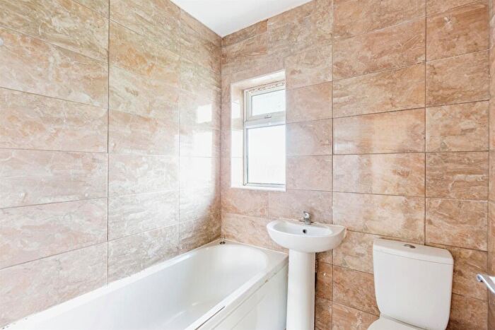 2 Bedroom Terraced House For Sale In Gladstone Road, Northampton, NN5