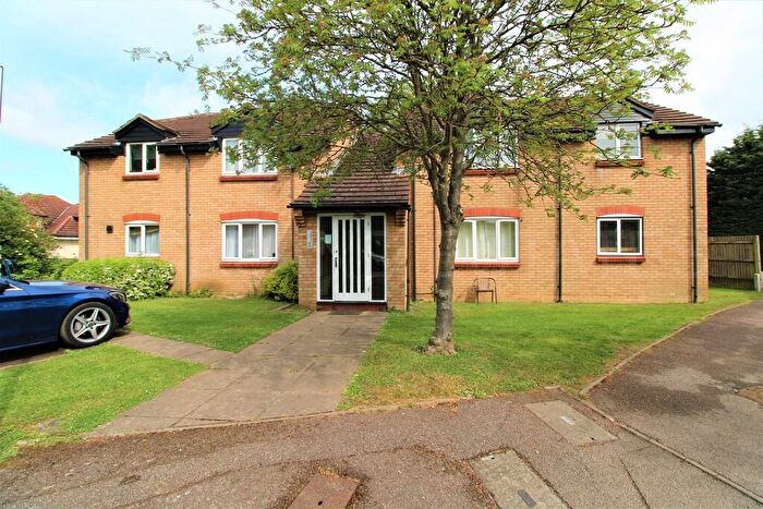 Studio To Rent In Nash Close, North Mymms, AL9