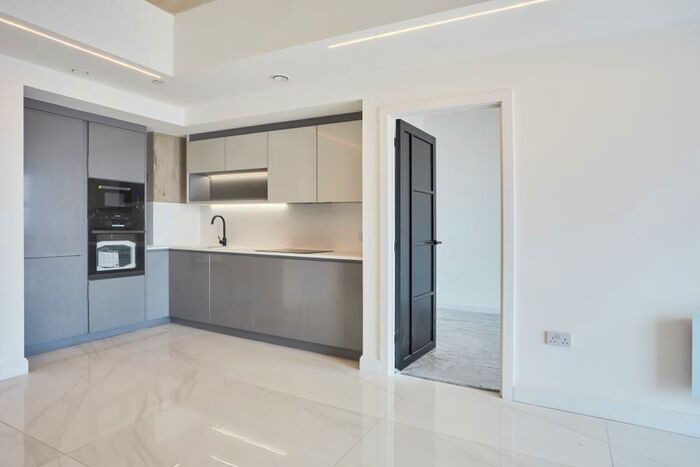 2 Bedroom Apartment To Rent In Apt . :: One Silk Street, M4
