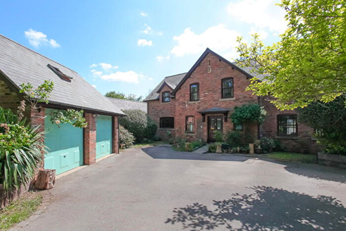 5 Bedroom Detached House For Sale In Paxmans Place, Banbury, OX16