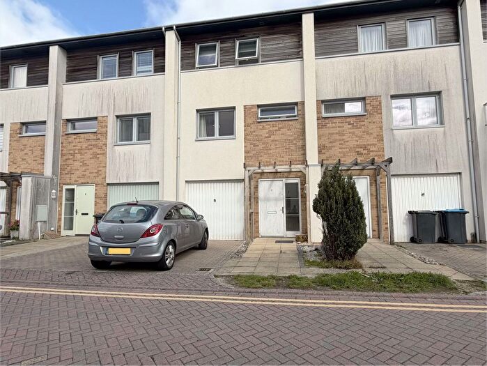 3 Bedroom Town House For Sale In Broomhill Way, Poole, BH15