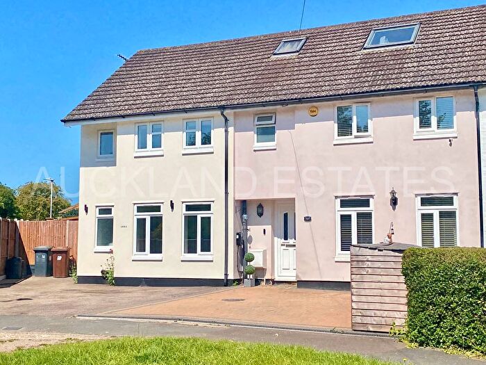 3 Bedroom End Of Terrace House To Rent In Dugdale Hill Lane, Potters Bar, EN6