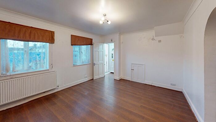 3 Bedroom Semi Detached House To Rent In Love Lane, South Ockendon, RM15