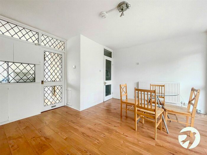 1 Bedroom Flat To Rent In Hartslock Drive, London, Abbey Wood, SE2