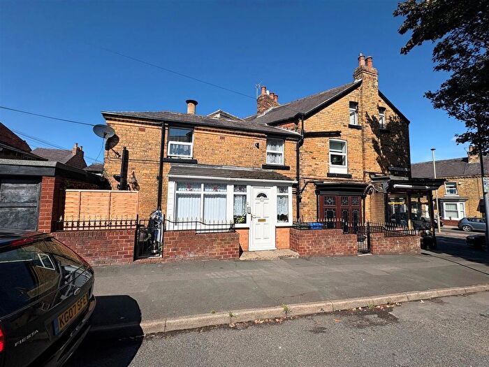 2 Bedroom Maisonette For Sale In Columbus Ravine, Scarborough, YO12