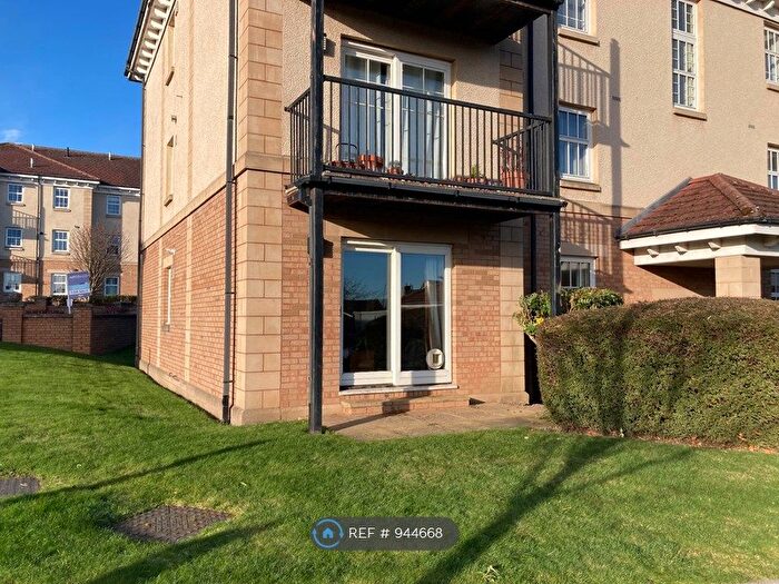 3 Bedroom Flat To Rent In Malbet Park, Edinburgh, EH16