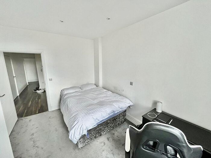 2 Bedroom Apartment To Rent In Pearl Chambers, East Parade, Leeds, West Yorkshire, LS1