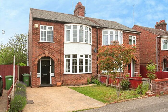 3 Bedroom Semi Detached House For Sale In Glebe Road, Peterborough, PE2