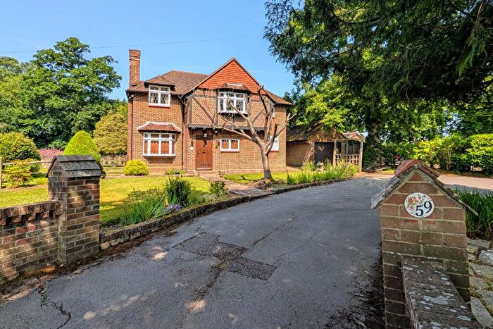 3 Bedroom Detached House For Sale In Park Lane, Fareham, PO16