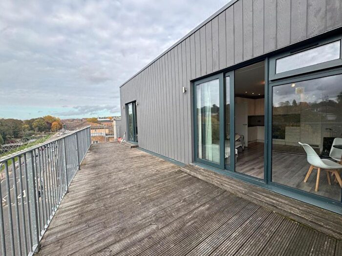 2 Bedroom Flat To Rent In Bridge Street, Hemel Hempstead, HP1