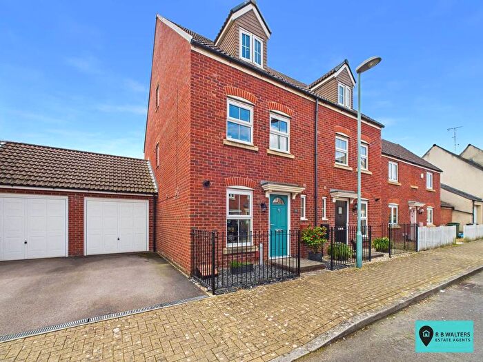3 Bedroom Town House For Sale In Sapphire Way, Brockworth, GL3
