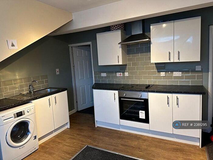 1 Bedroom Flat To Rent In Bexley View, Leeds, LS8