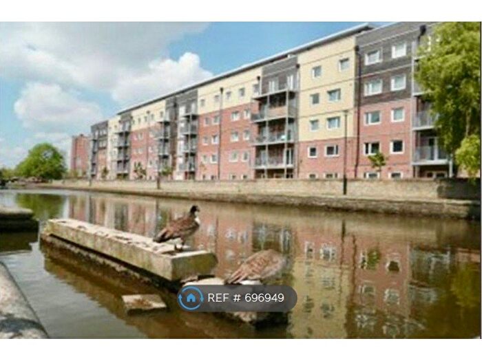 2 Bedroom Flat To Rent In Wharfside, Wigan, WN3