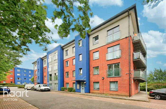 2 Bedroom Apartment For Sale In Cleeve Way, Sutton, SM1