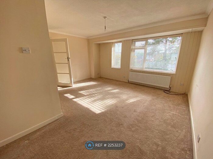1 Bedroom Flat To Rent In Forest Gate, Ringwood, BH24