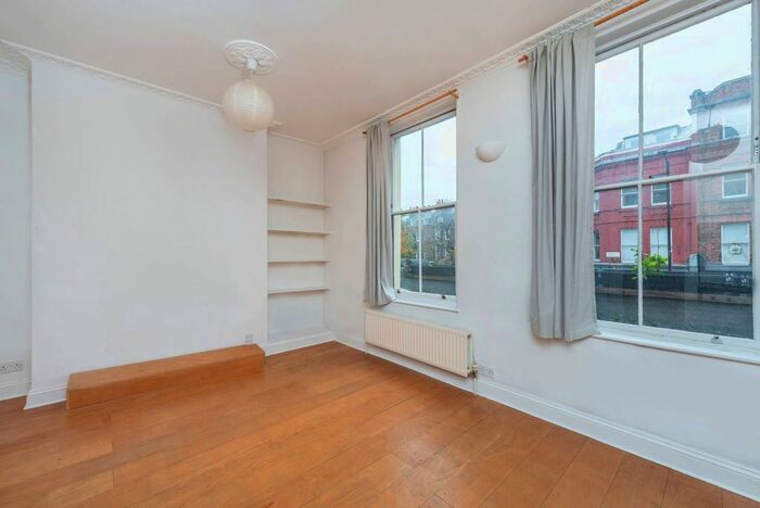 1 Bedroom Flat To Rent In Upper Street, Islington, London, N1