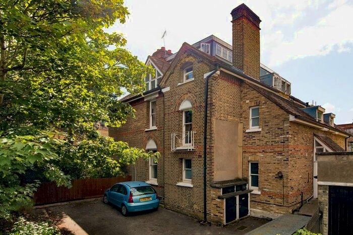 1 Bedroom Flat To Rent In Oakhill Road, Putney, London, SW15