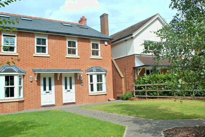 3 Bedroom Semi-Detached House To Rent In Turnpike Lane, Ickleford, Hitchin SG5