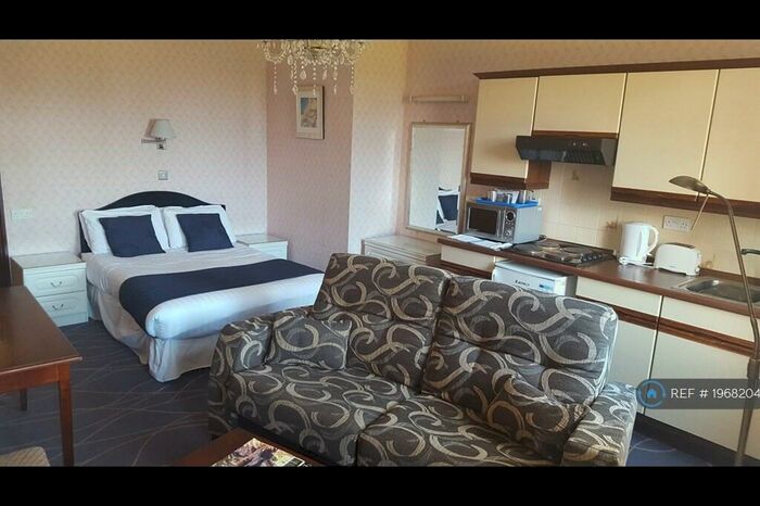 Studio To Rent In Douglas Avenue, Exmouth, EX8