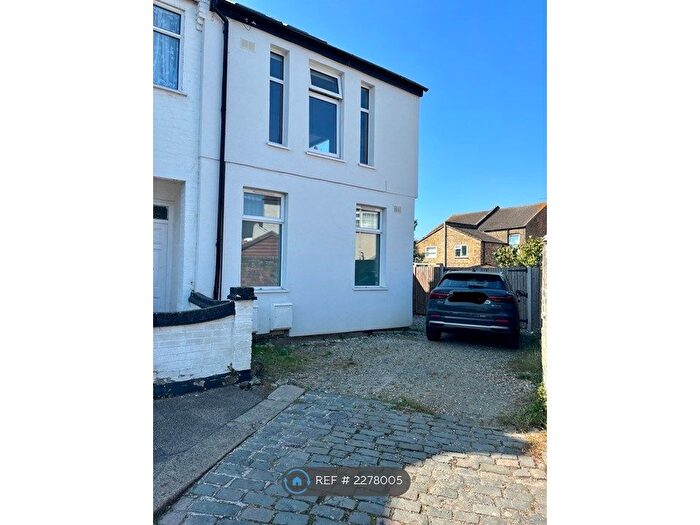 2 Bedroom Flat To Rent In Myrtle Road, Walthamstow, London, E17