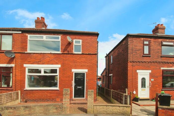 3 Bedroom Semi-Detached House To Rent In Dalkeith Avenue, Stockport, Greater Manchester, SK5