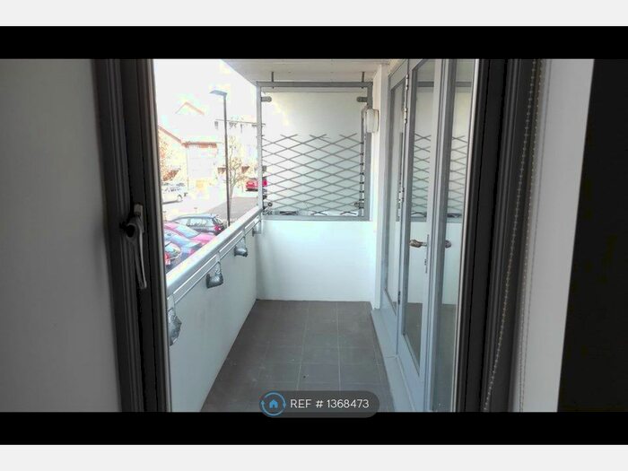 2 Bedroom Flat To Rent In Eugenia Road Surrey Quays, London, SE16