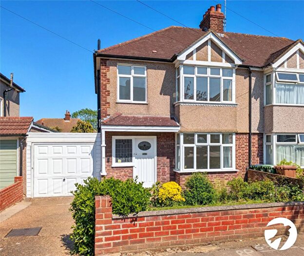 3 Bedroom Semi Detached House To Rent In Huxley Road, Welling, Kent, DA16