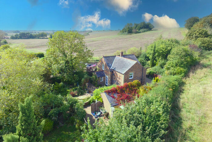 3 Bedroom Detached House For Sale In Nether Winchendon, Buckinghamshire, HP18