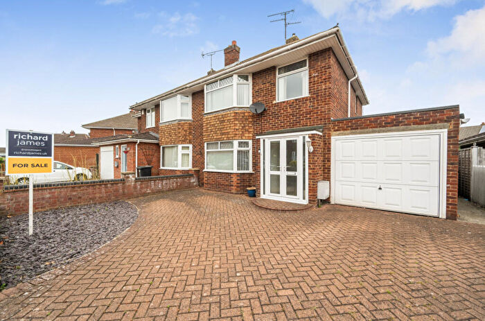3 Bedroom Semi Detached House For Sale In Yiewsley Crescent, Stratton St Margaret, Swindon, SN3