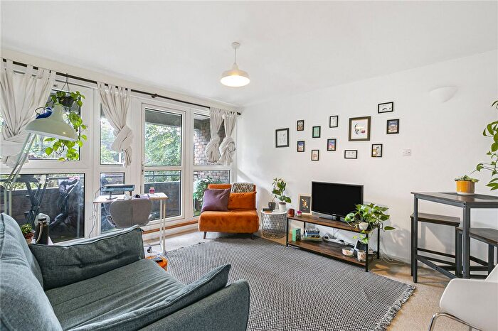 1 Bedroom Maisonette For Sale In Littlecombe Close, Kersfield Road, London, SW15
