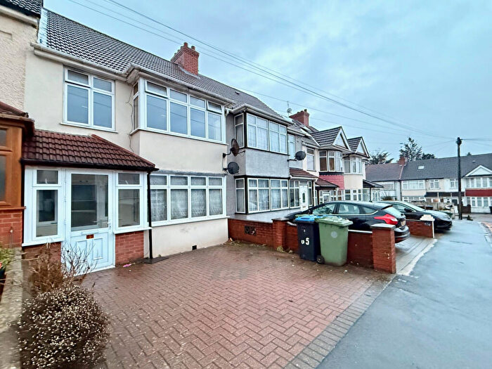 3 Bedroom Terraced House To Rent In Woodside Avenue, Alperton, HA0