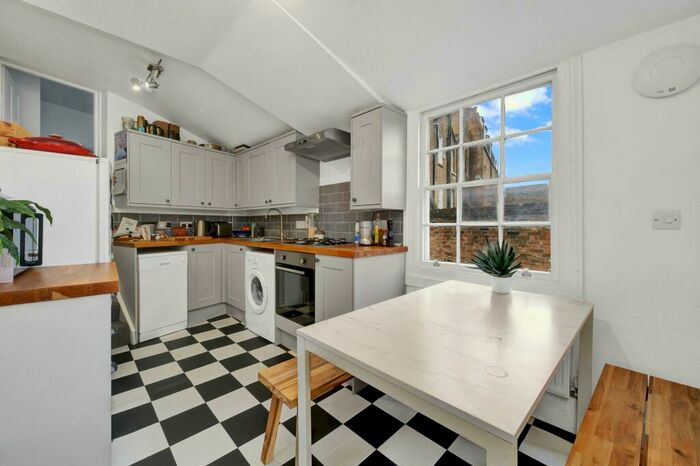 1 Bedroom Flat To Rent In Camberwell New Road, London, SE5