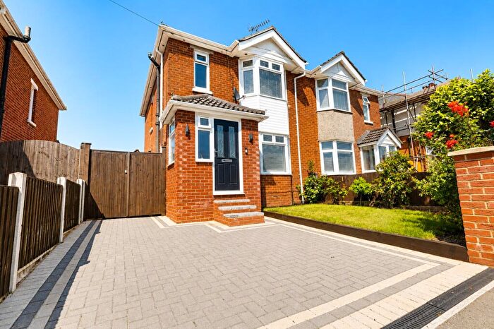 3 Bedroom Semi Detached House For Sale In Regents Park, Southampton, SO15