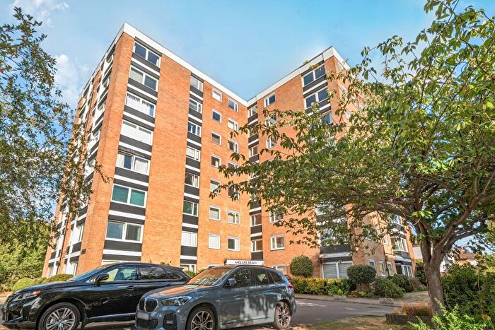 2 Bedroom Flat To Rent In Anglers Reach, Grove Road, Surbiton, KT6