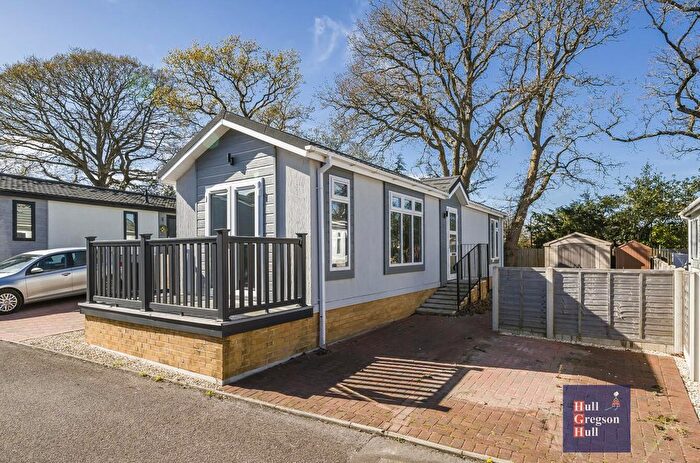 2 Bedroom Mobile/park Home For Sale In Corfe Road, Stoborough, Wareham, BH20