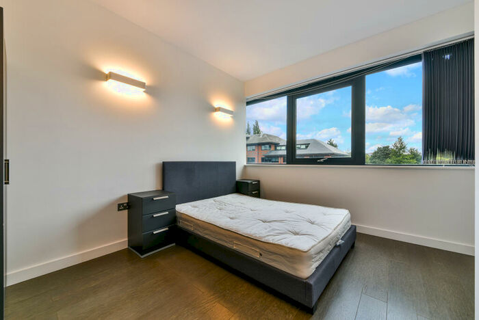 2 Bedroom Apartment To Rent In Abbott House, Griffiths Way, St Albans, AL1