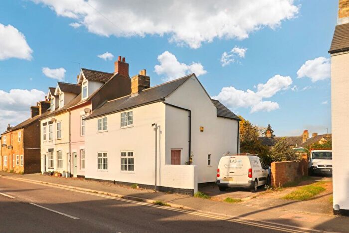 2 Bedroom Cottage To Rent In Cambridge Street, Godmanchester, Huntingdon, PE29