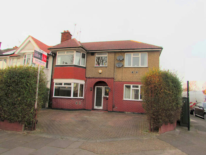 5 Bedroom Semi-Detached House To Rent In Malvern Avenue, Harrow, Middlesex HA2