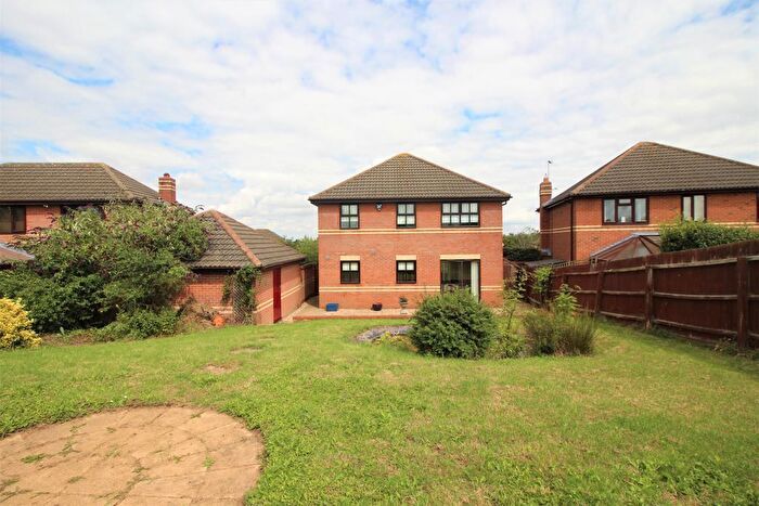 4 Bedroom Detached House To Rent In Frithwood Crescent, Kents Hill, MK7
