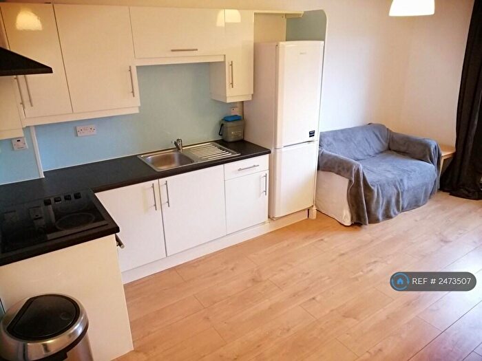 1 Bedroom Flat To Rent In Maple Road, London, SE20