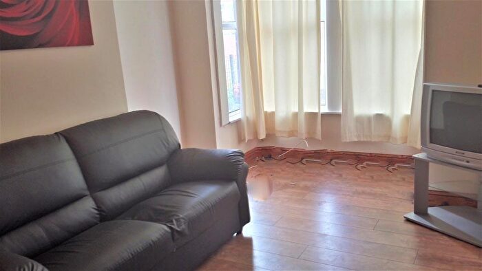 4 Bedroom House To Rent In Headingley Mount, Leeds, LS6