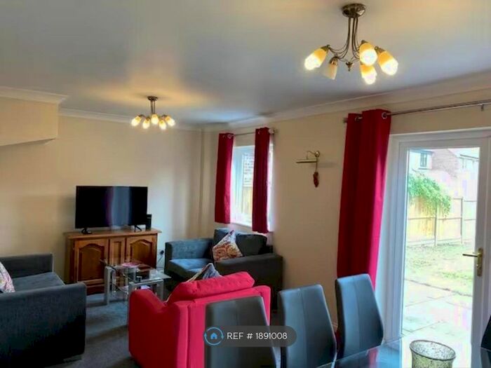 4 Bedroom Detached House To Rent In Coltsfoot Close, Cambridge, CB1