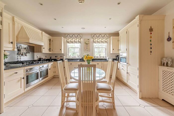 3 Bedroom Flat For Sale In Old Redding, Harrow Weald, Harrow, HA3