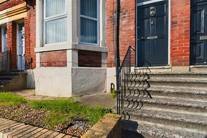 3 Bedroom Apartment To Rent In Dinsdale Road, Newcastle Upon Tyne, NE2